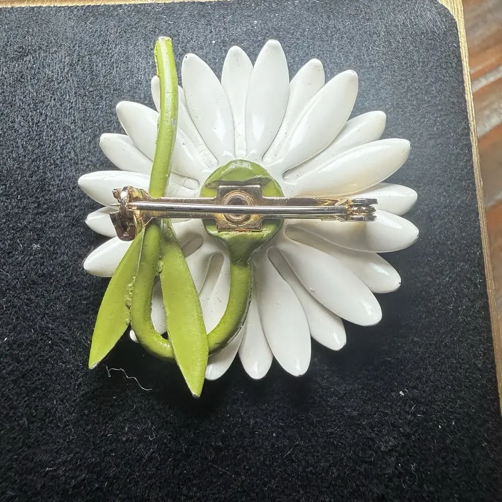 White Yellow Enamel Daisy Flower Brooch Pin Green Leaves 1.5 in Mod Retro